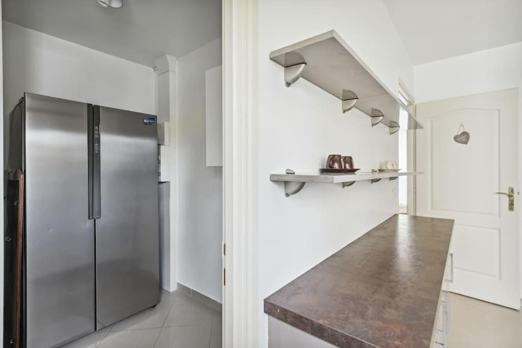 "Joie De Vivre" - Parisian Spacious & Charming Flat อานีแย-ซูร์-แซน ภายนอก รูปภาพ